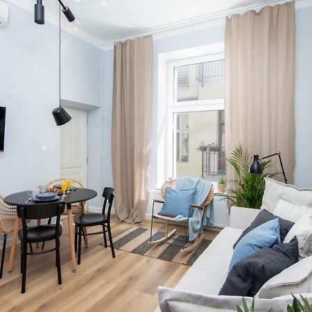 Barbacan Suites - Old Town Apartments - By Upstairs Cracóvia Exterior foto