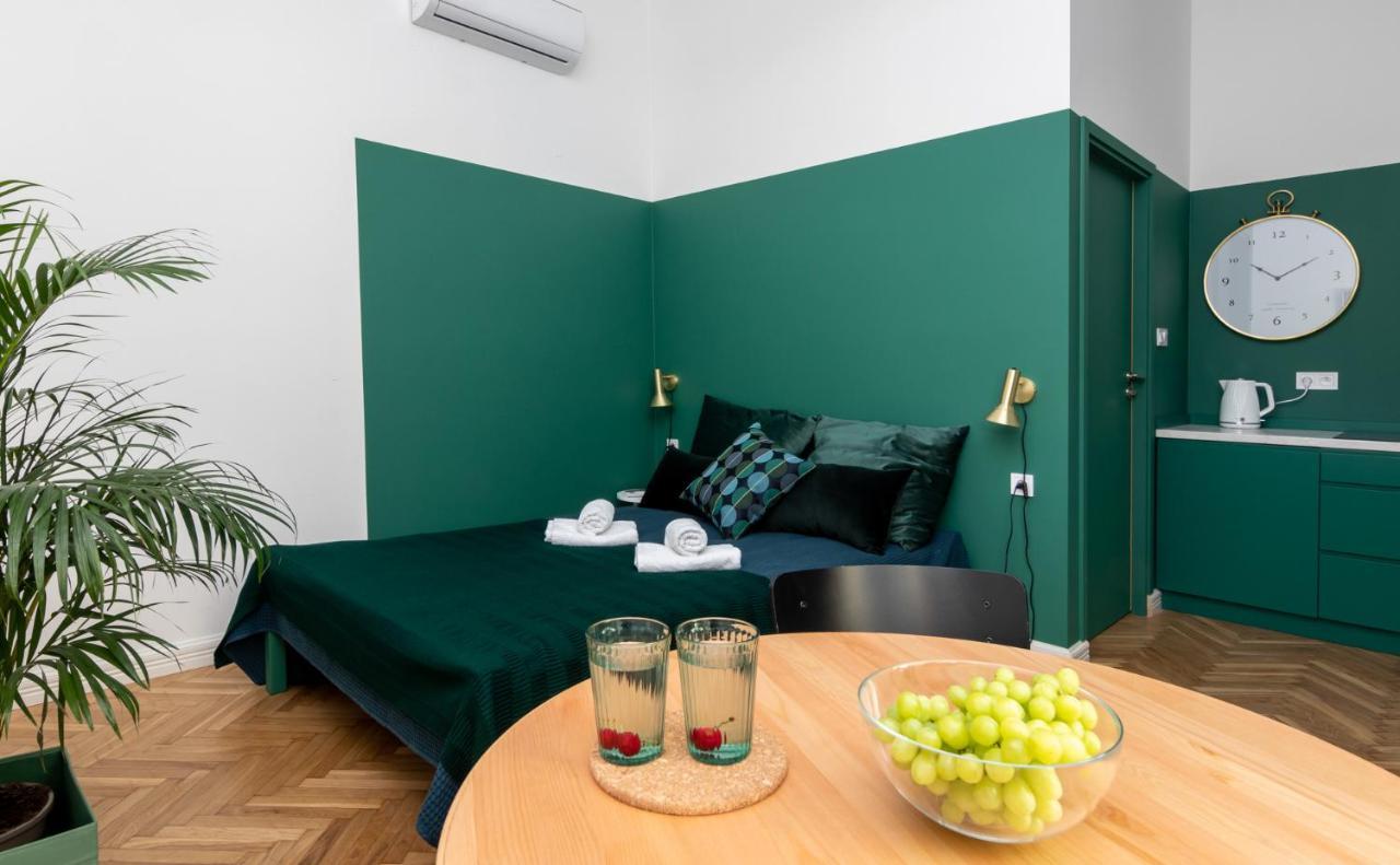 Barbacan Suites - Old Town Apartments - By Upstairs Cracóvia Exterior foto